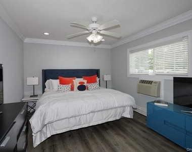 227 Lakeland Avenue - Photo Thumbnail 5