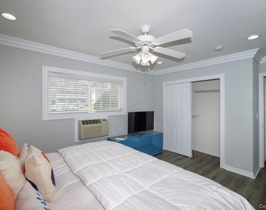 227 Lakeland Avenue - Photo Thumbnail 6