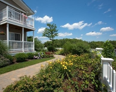 9 Willowbrook Road - Photo Thumbnail 2