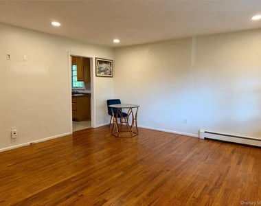 7 Gables Court - Photo Thumbnail 1