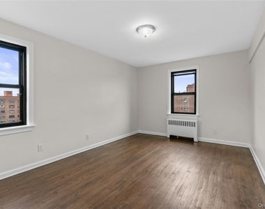 33 William Street - Photo Thumbnail 10