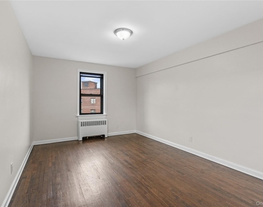 33 William Street - Photo Thumbnail 11