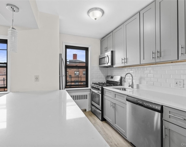 33 William Street - Photo Thumbnail 8