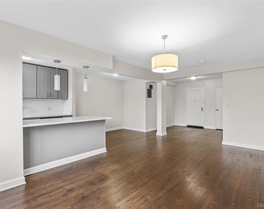 33 William Street - Photo Thumbnail 5