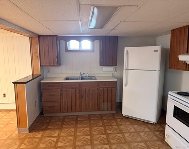 2518 South Avenue - Photo Thumbnail 3