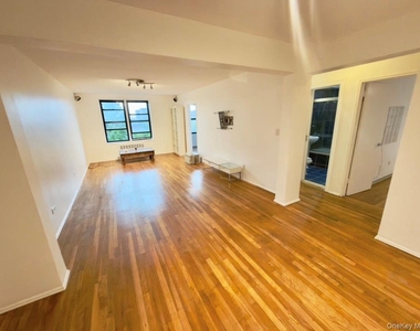 89-20 55th Avenue - Photo Thumbnail 9