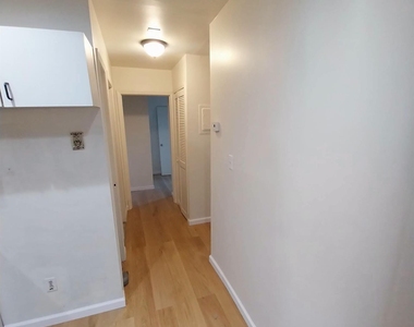 884 Nassau - Photo Thumbnail 10