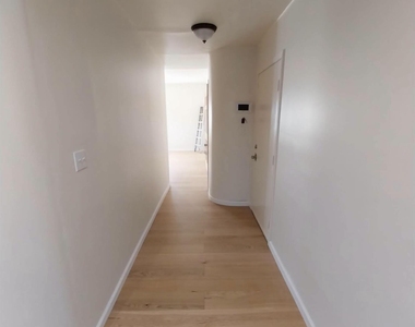 884 Nassau - Photo Thumbnail 11