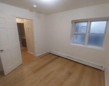 884 Nassau - Photo Thumbnail 6