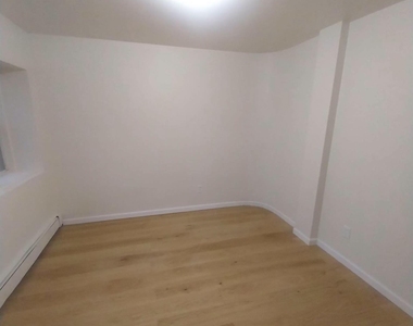 884 Nassau - Photo Thumbnail 7