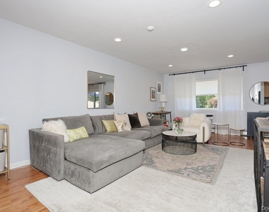 174 Sierra Vista Lane - Photo Thumbnail 5