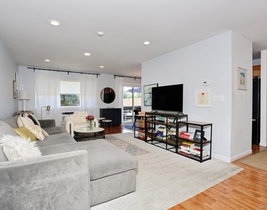 174 Sierra Vista Lane - Photo Thumbnail 4
