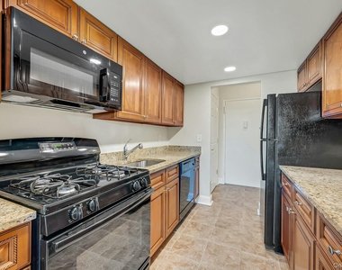 505 White Plains Road - Photo Thumbnail 1
