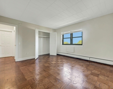 505 White Plains Road - Photo Thumbnail 13