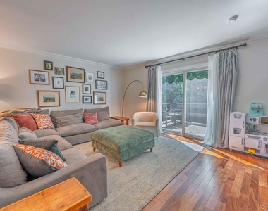 16 Pine Street - Photo Thumbnail 5