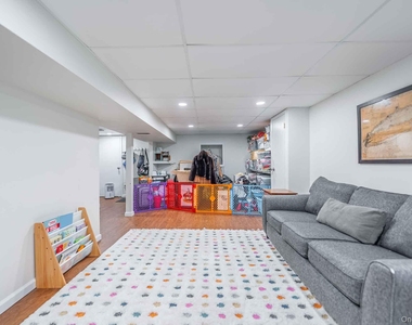 16 Pine Street - Photo Thumbnail 24