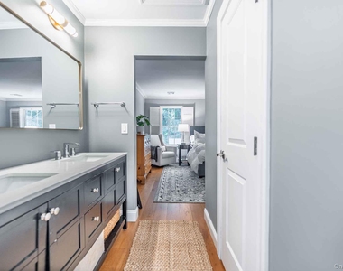 16 Pine Street - Photo Thumbnail 16