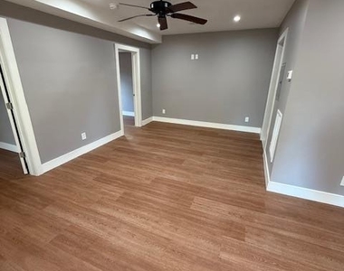 1 Gillespie Drive - Photo Thumbnail 4
