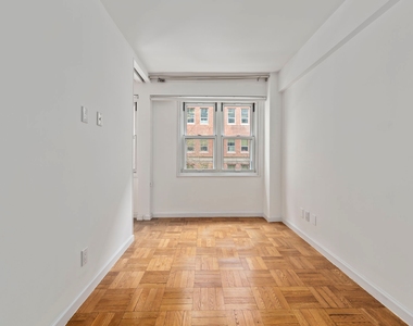 210 East 63rd Street - Photo Thumbnail 5
