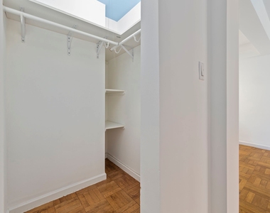 210 East 63rd Street - Photo Thumbnail 4