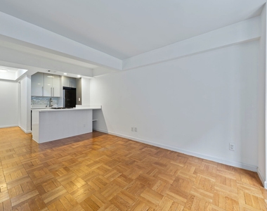 210 East 63rd Street - Photo Thumbnail 2