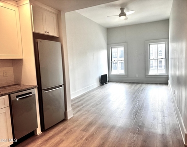 423 Broadway - Photo Thumbnail 9