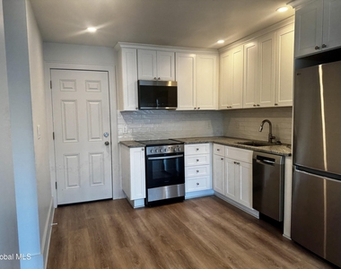 423 Broadway - Photo Thumbnail 7
