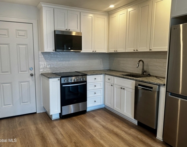 423 Broadway - Photo Thumbnail 8