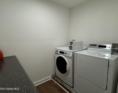 423 Broadway - Photo Thumbnail 14