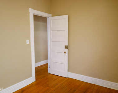 475 Hamilton Street - Photo Thumbnail 9