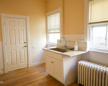 475 Hamilton Street - Photo Thumbnail 14