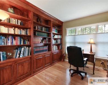 27 Bodine Drive - Photo Thumbnail 4
