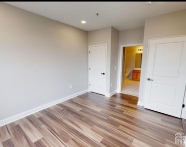 6301 Fernandez Court - Photo Thumbnail 7