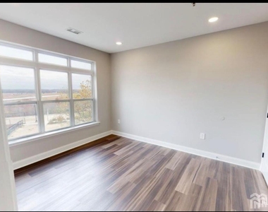6301 Fernandez Court - Photo Thumbnail 5