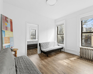 30 Macombs Place - Photo Thumbnail 1