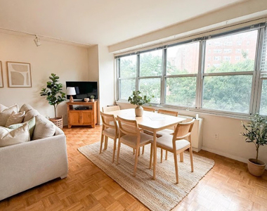 555 Kappock Street - Photo Thumbnail 2