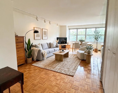 555 Kappock Street - Photo Thumbnail 1