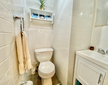 219 E 11th Street - Photo Thumbnail 17