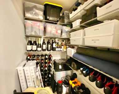 219 E 11th Street - Photo Thumbnail 16