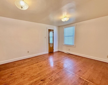 225 E 2nd Avenue - Photo Thumbnail 14