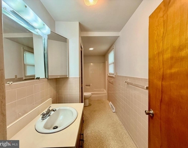 225 E 2nd Avenue - Photo Thumbnail 12