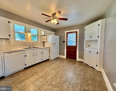 225 E 2nd Avenue - Photo Thumbnail 9