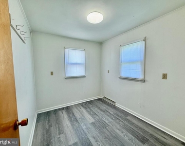 225 E 2nd Avenue - Photo Thumbnail 17