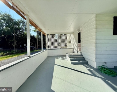 225 E 2nd Avenue - Photo Thumbnail 2