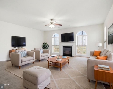 950 Grouse Pointe Drive - Photo Thumbnail 4