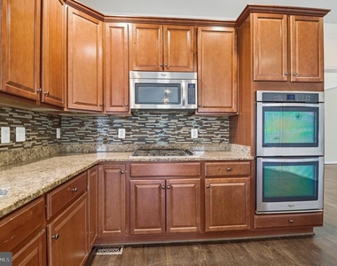 950 Grouse Pointe Drive - Photo Thumbnail 18