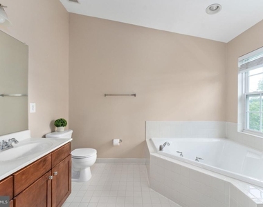 132 Executive Circle - Photo Thumbnail 45