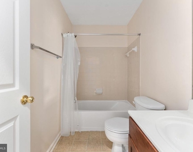 132 Executive Circle - Photo Thumbnail 36