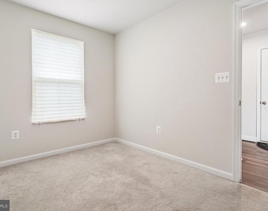1608 Creek Bottom Place - Photo Thumbnail 28