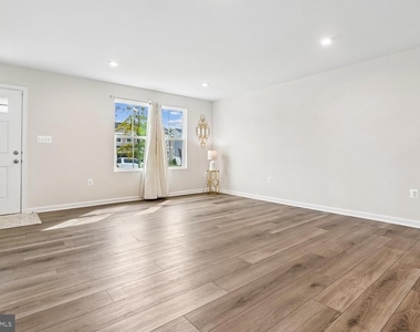 1608 Creek Bottom Place - Photo Thumbnail 2